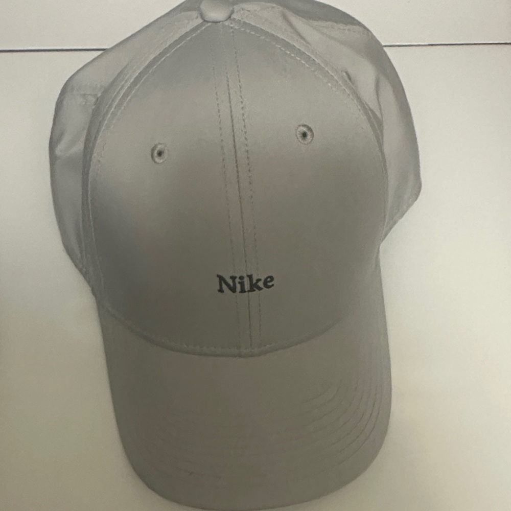 Nike Light Gray Baseball Cap